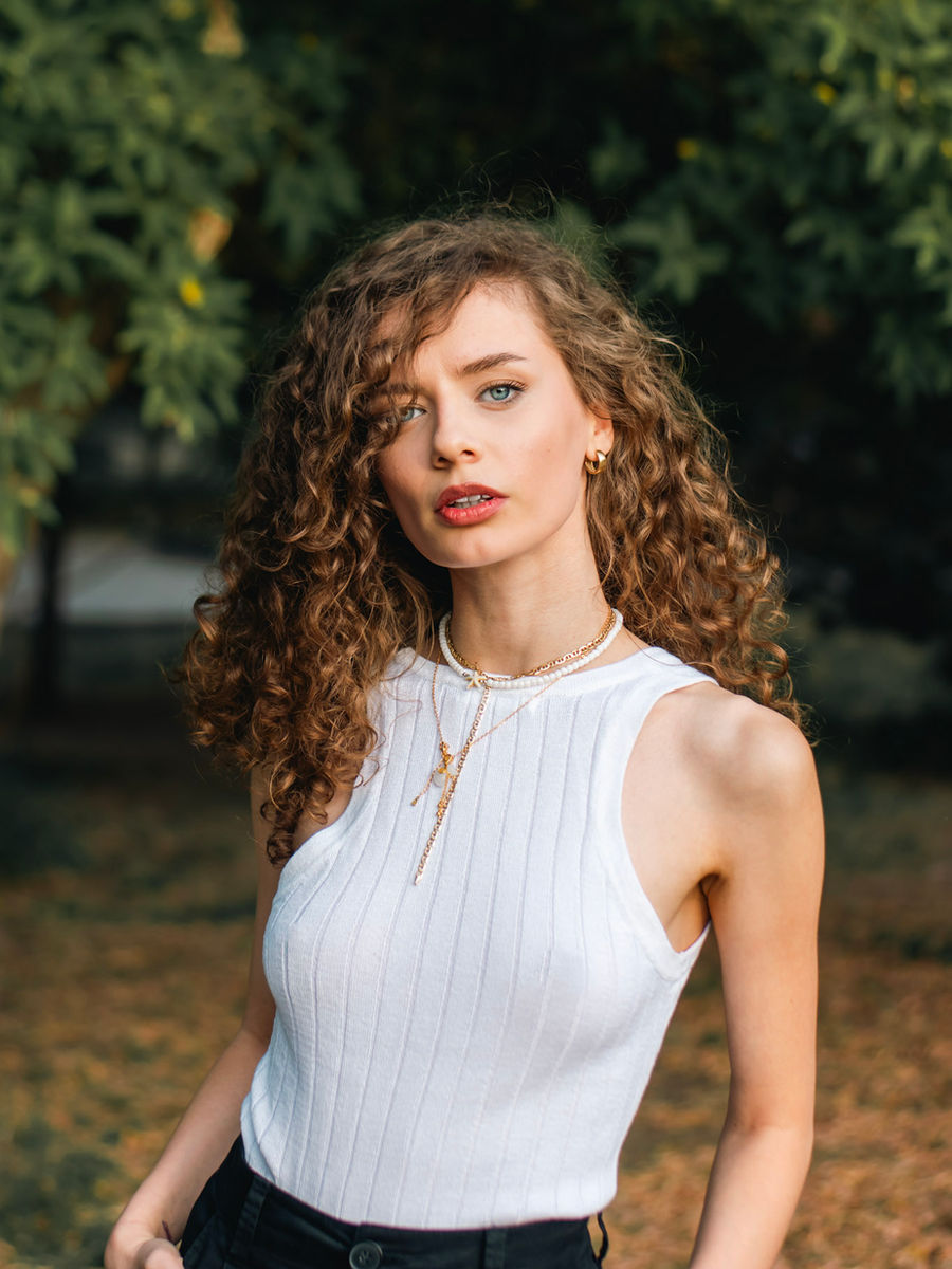 Georgiana Larion — Lari